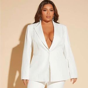✨NWOT✨ White Plus Lapel Neck Single Button Blazer
